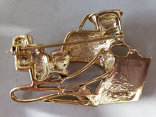 Load image into Gallery viewer, Goldtone brooch 7 piece lot #228
