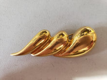 Load image into Gallery viewer, Goldtone brooch 7 piece lot #228
